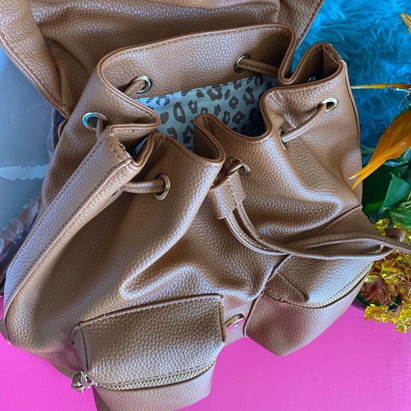 JustFab Brand New Utility BackPack Ladies & Teens - Picture 4 of 6